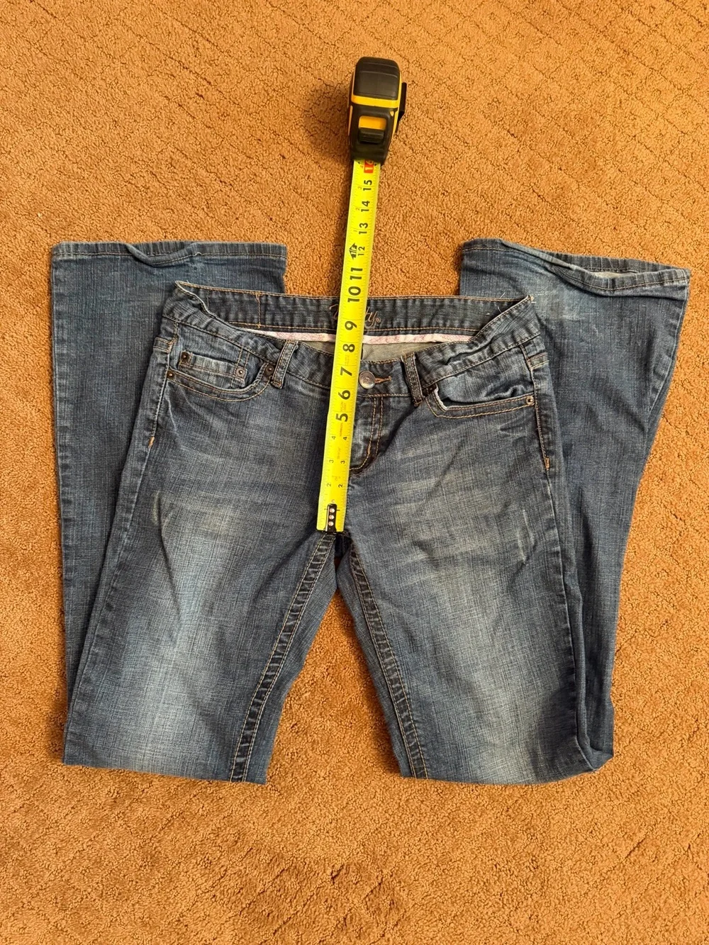 Vanity Jeans Women's Flared Distressed Low Rise Stretch Denim size (29x35)